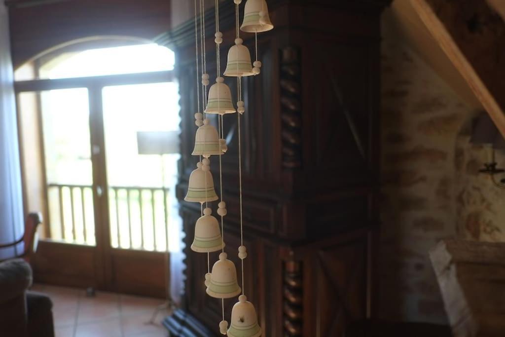 Hébergement de vacances La Sagnarde, Maison En Pierre, *