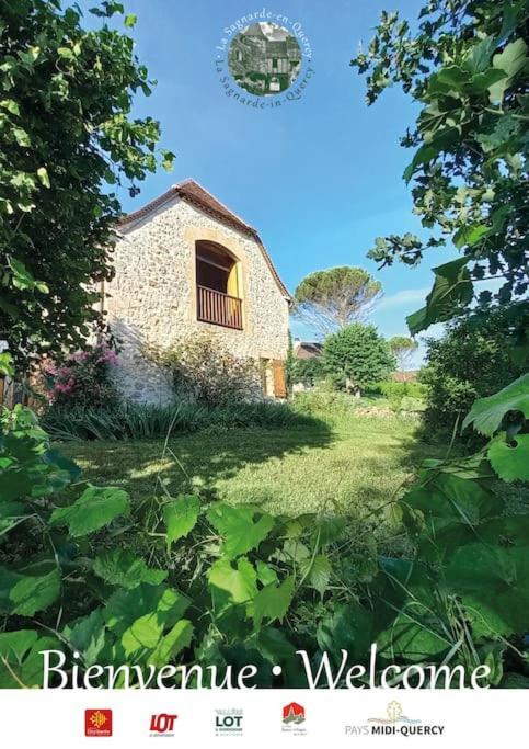 Hébergement de vacances La Sagnarde, Maison En Pierre,